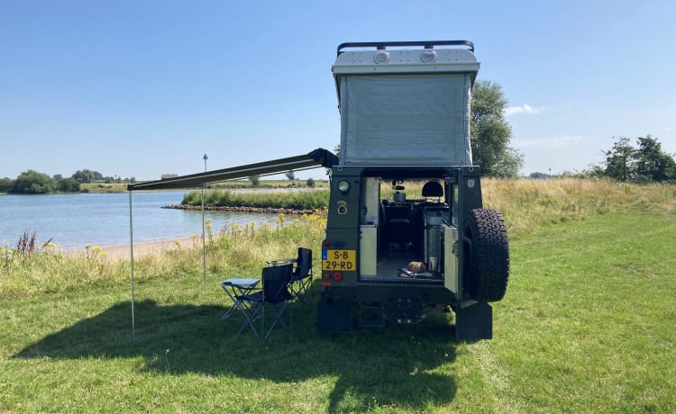 Land Rover Defender kampeerauto met hefdak, 2 personen