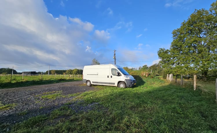 Bubu – Buscamper Fiat Ducato für 3 Personen