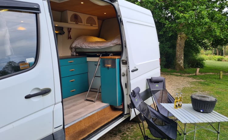 2 berth Mercedes Sprinter MWB AC 