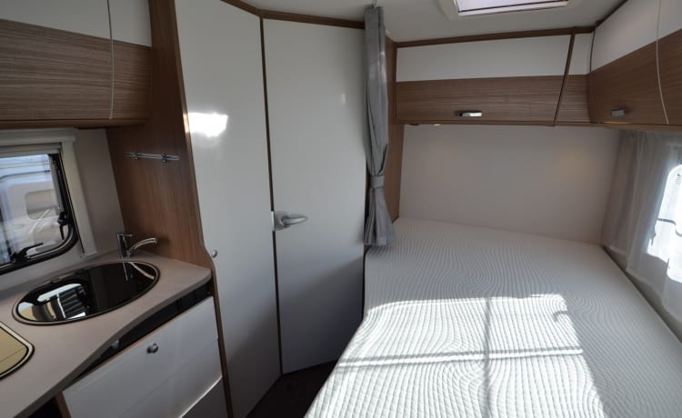 E-type – Jonge camper met tv en automaat, model 2020/2021