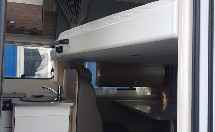 Carado T448 - Ruime en luxe 4 persoons camper