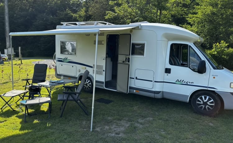 4p Chausson semi-intégré de 2001