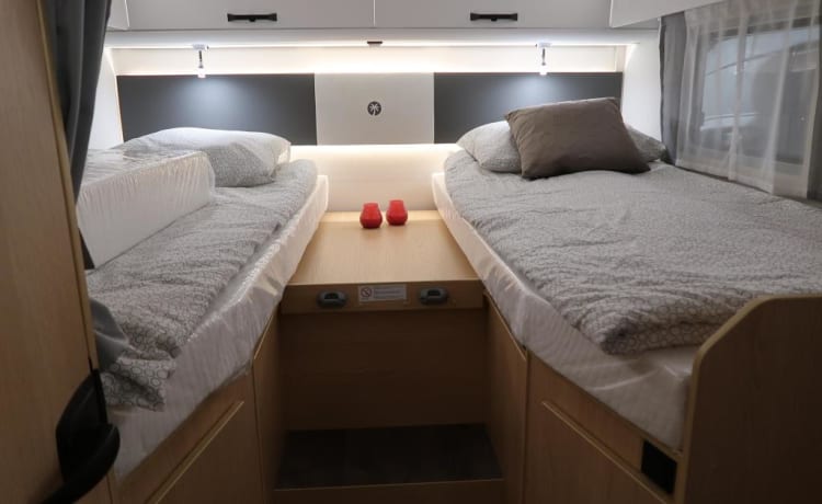 Billy – Hymer Carado with length beds, very suitable for tall people