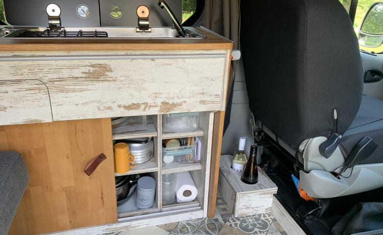 KIWI  7 – Camping-car Opel Vivaro (ECO) . complètement autonome