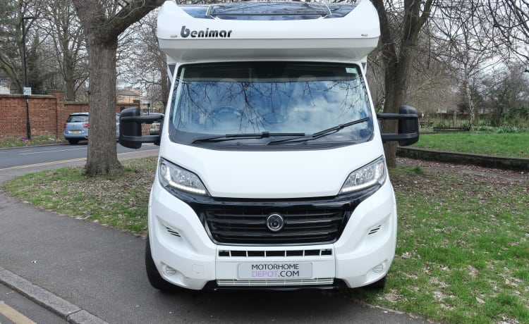 The campervan adventure  – Benimar Mileo 283 Automatique 2 couchettes 2020 avec navigation par satellite