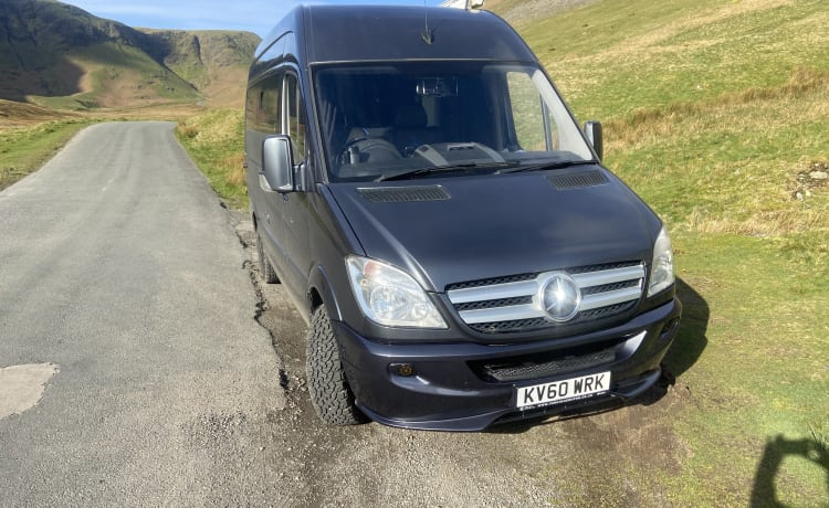 3 berth Mercedes-Benz bus from 2011