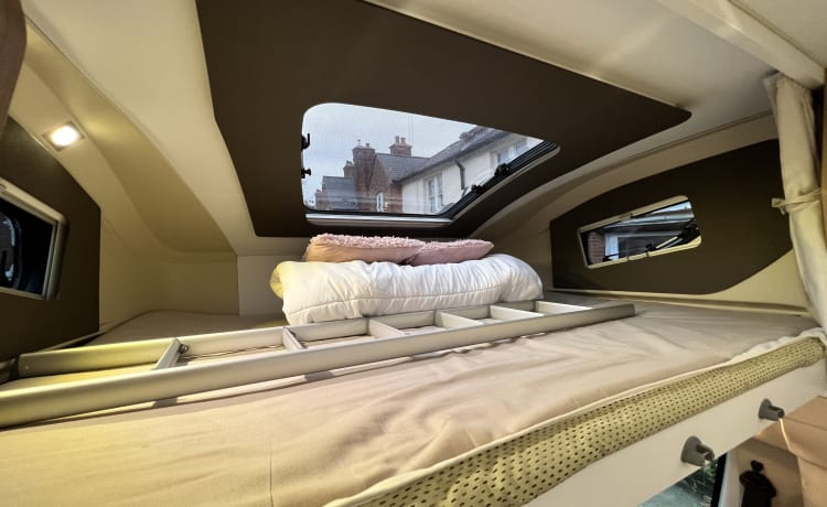 Dolly – Camping-car familial de luxe 7 naissance et vous pouvez avoir un kilométrage illimité au Royaume-Uni