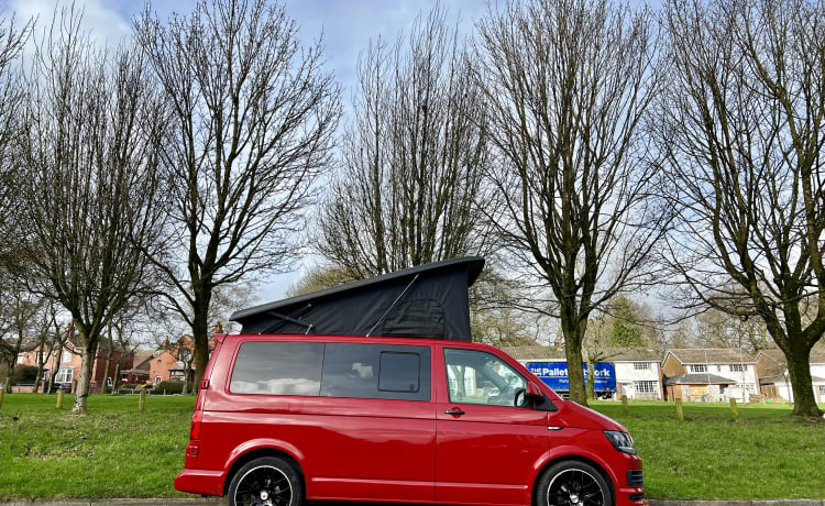 Volkswagen Rooftop mit 4 Schlafplätzen aus dem Jahr 2016