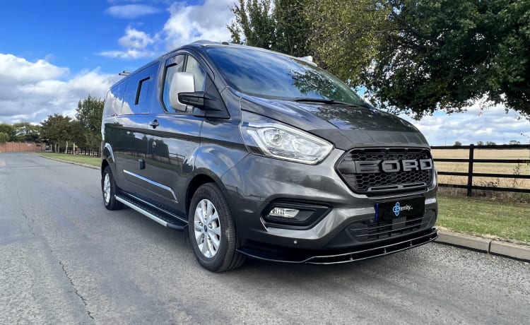 Heidi – The FORD TRANSIT CUSTOM LWB EXPLORER