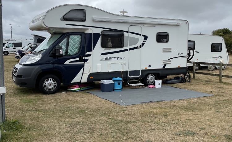 Travel The Wild – 6 berth Fiat Escape 696