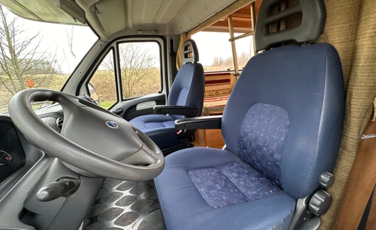 Camper Sharky perfect voor jouw avontuur – 5p Fiat Alkoof Camper 2007