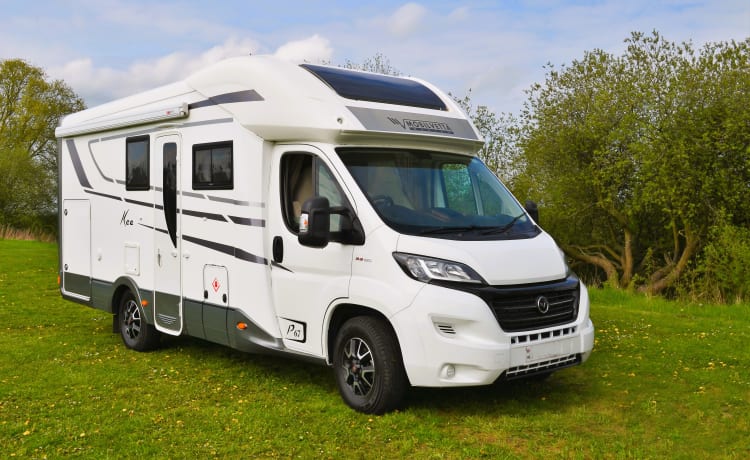 Clyde – 2020 4-Bett-Van, ideal für jede Familie / jedes Paar, die einen luxuriösen Roadtrip suchen