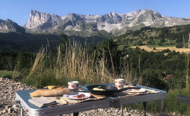 NIO – Nouveau VAN/Camper, profitez de la nature à deux !