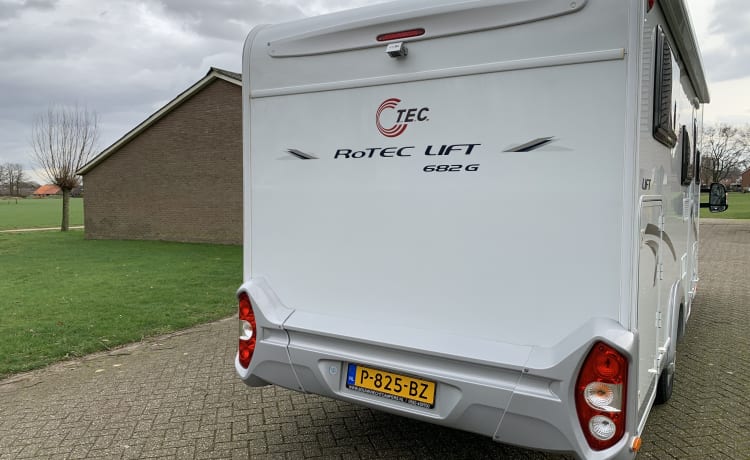 Mooie ruime comfortable fijne compleet ingerichte 4 persoons camper