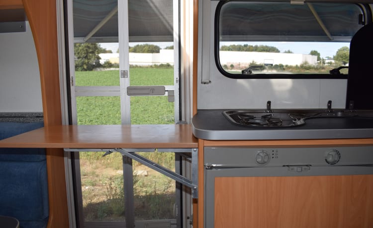 Ford Benimar  – Komfortabler Familiencamper mit 6 Schlafplätzen, komplett ausgestattet