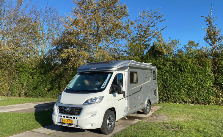 Enjoy Hymer Camper (2018) – 2p Hymer semi-integrated from 2018