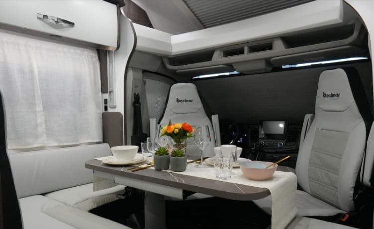 2. Ford Benimar Cocoon 463 voor 4 personen (Model 2024)