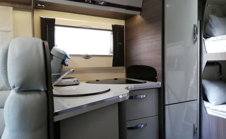 Luxurious family camper with a great sense of space and great travel comfort