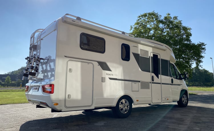 Adria matrix 670 SL model 2021 (4-5 pers/ compleet. voor vakantie)