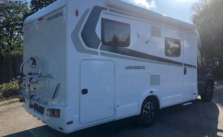 Compleet ingerichte 2p camper Knaus W 2016 met lengtebedden, airco