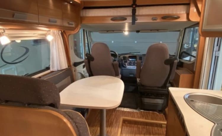 Dicker – Motorhome all inclusive