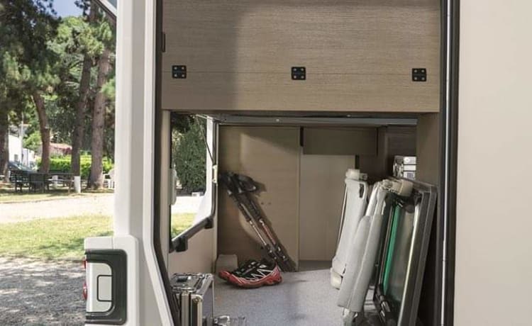 Titanium – 4p Chausson semi-integrated uit 2020