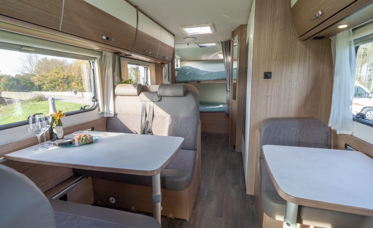 Carado  – Lovely new family camper, plenty of storage space, sleeping space and parking air conditioning