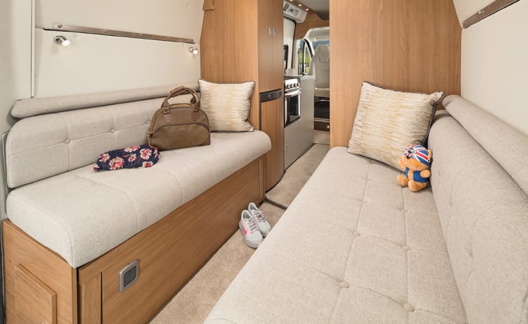 Acer – Delux Campervan with toilet/shower. Sleeps 4 travels 4