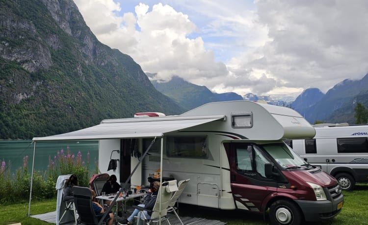 Family camper with bunk beds, 6 Person Sunlight Alcove from 2009