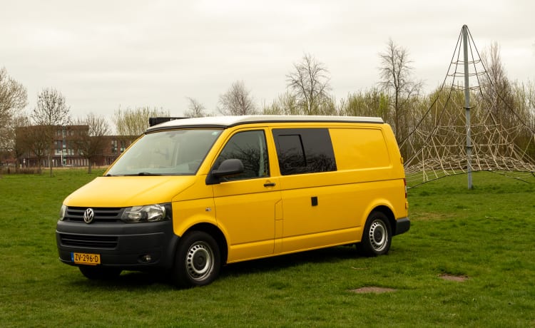Yellow Submarine – Buscamper VW T5 Verlengd - Net een auto