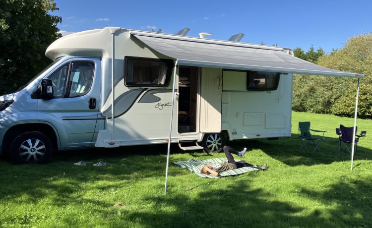 Ella – 4 berth Peugeot semi-integrated from 2015