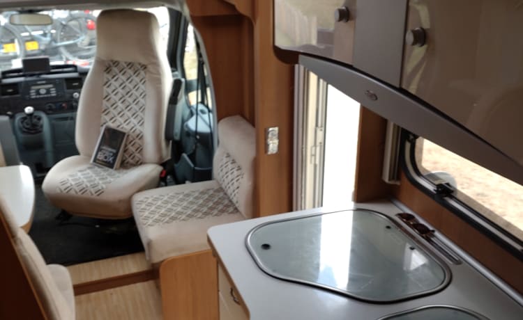 Breeze – Beau camping-car pratique avec toutes les commodités