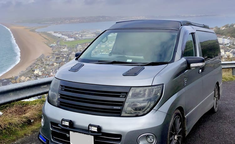 Nissan Elgrand 2.5 V6 Pop Top Camper