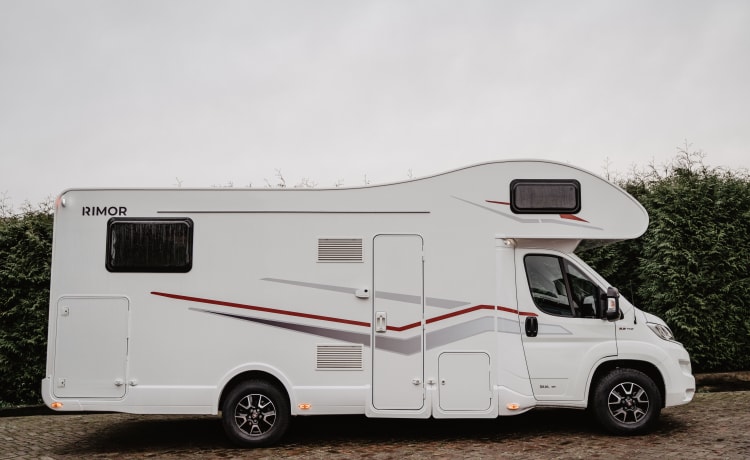 Rimor seal 695-14 – Camping-car familial de luxe spacieux (14)