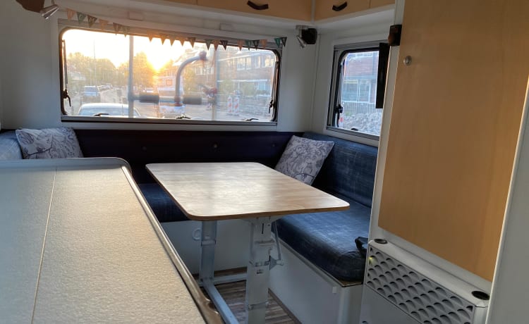 Friendly Camper – Neu gestaltetes Wohnmobil | Off-Grid-Arbeiten