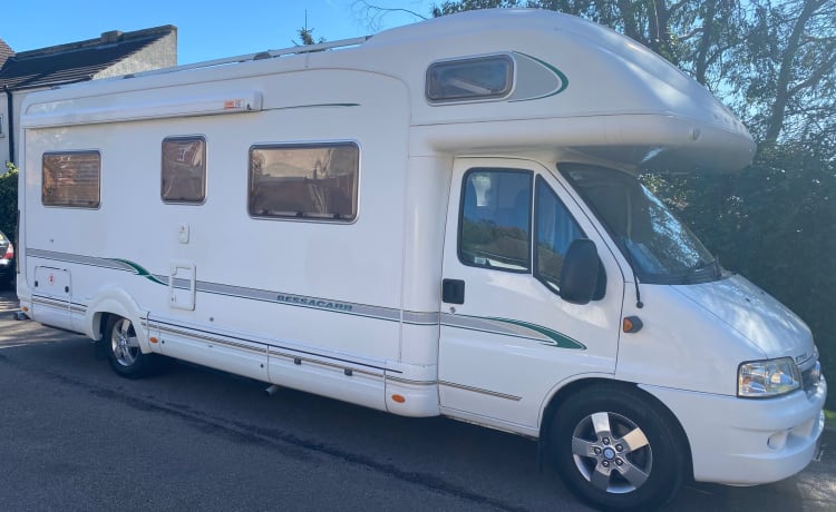 Bessie – Flagship Bessacarr 6 Berth Motorhome with 2 Awnings & Added Extras