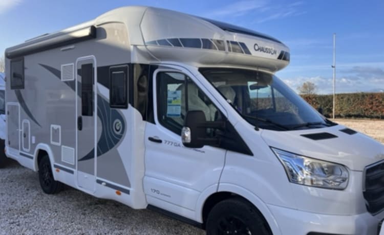 Neuer Chausson 777 GA Titan Premium