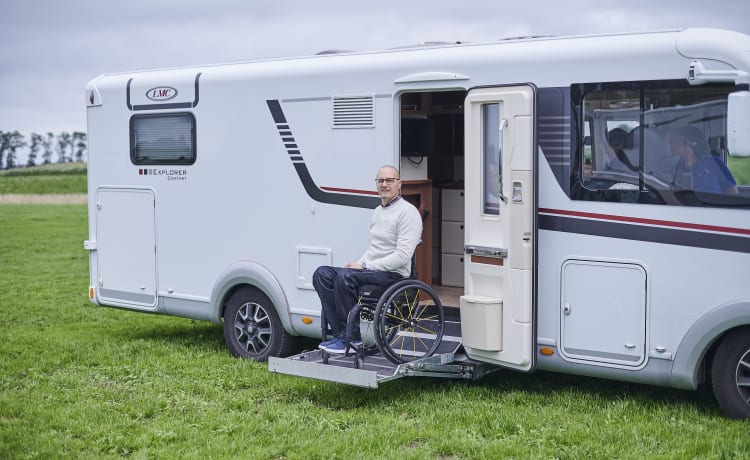 Camping-car accessible aux personnes en fauteuil roulant