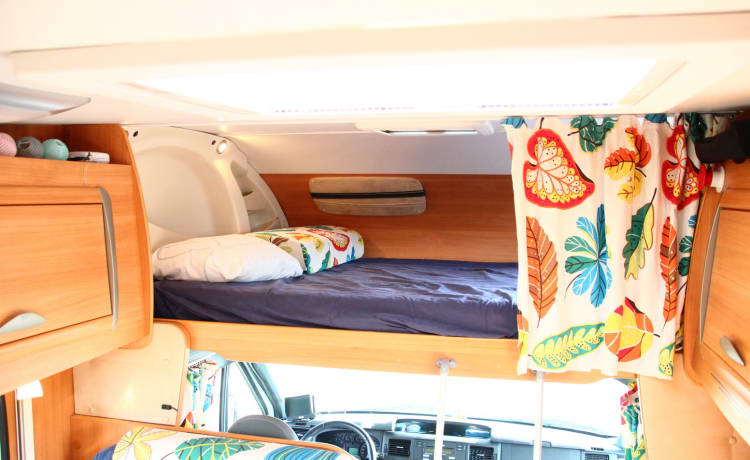 Genesis – Very cozy family motorhome