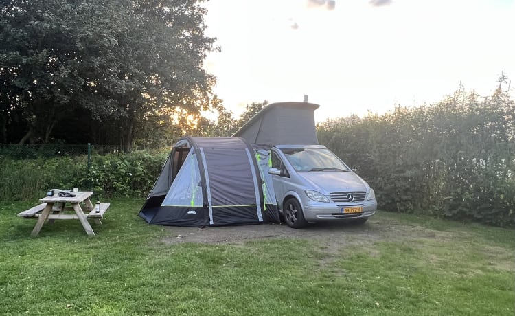 Mercedes-Benz campervan uit 2007