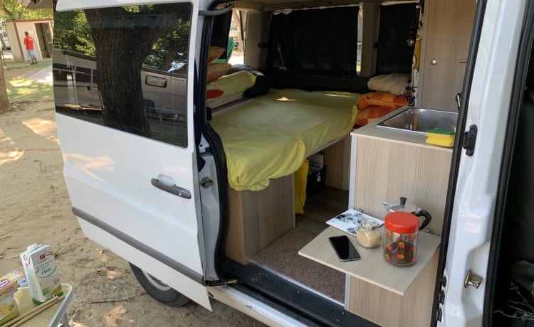 VitoVan – Freddy - Mercedes Vito camper voor twee personen