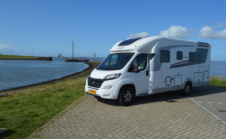 6 LMC T712 – Camper (2020) half integraal 4 personen