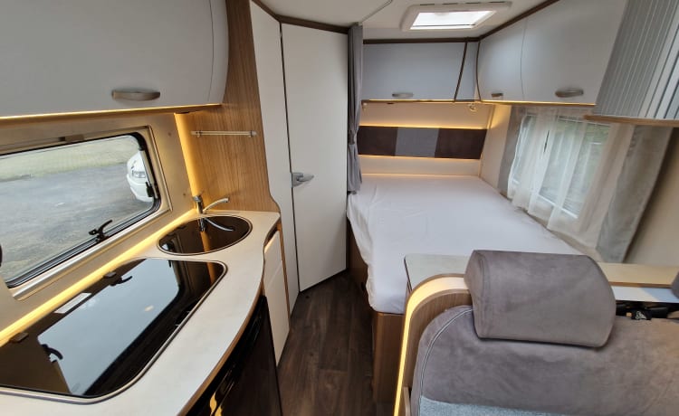 Carado T 135 (1) - Compact and luxurious 2 person camper