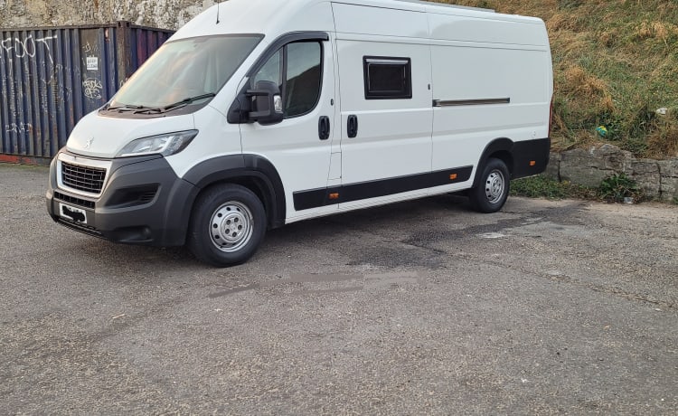 3 berth Peugeot boxer from 2018