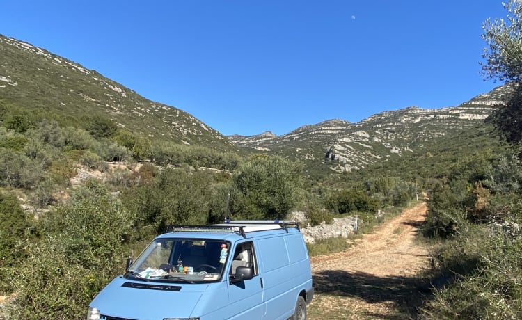 Buuf – Gemütlicher 2p Off-Grid Volkswagen T4 von 1996