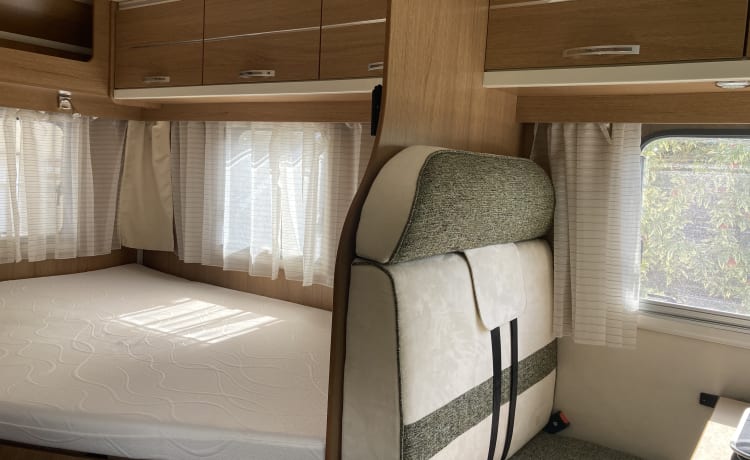 Monty – Avontuur met Monty, onze luxe camper