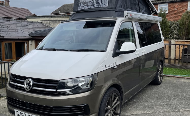 Prachtige Volkswagen T6 camper uit 2017! Pop-up dak 4 persoons