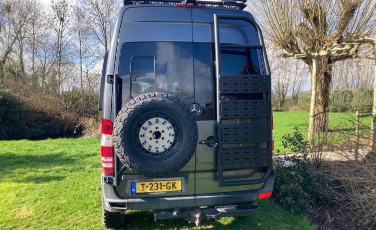 The Beast – Stoere Mercedes Sprinter 4*4 offroad alleskunner