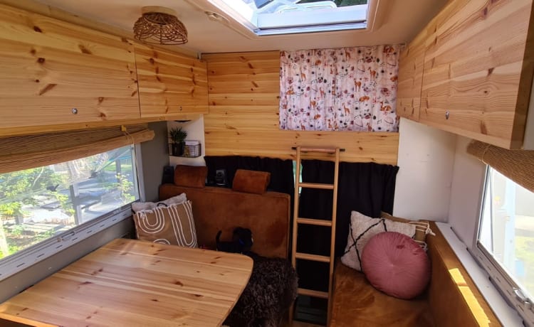 Burnie – Moderna alcova per 6 persone in camper per famiglie