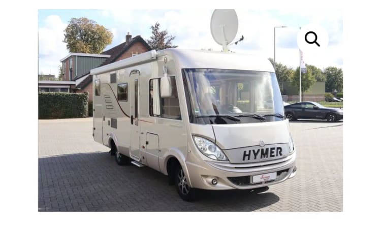 Golden Moments Getaway – Spacious Hymer for two people